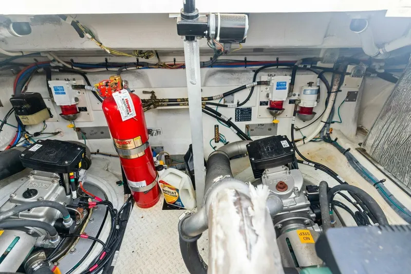 Slide: The Image of 2007 Cruisers 390 Express Cruiser 'Bay Burns' - 45