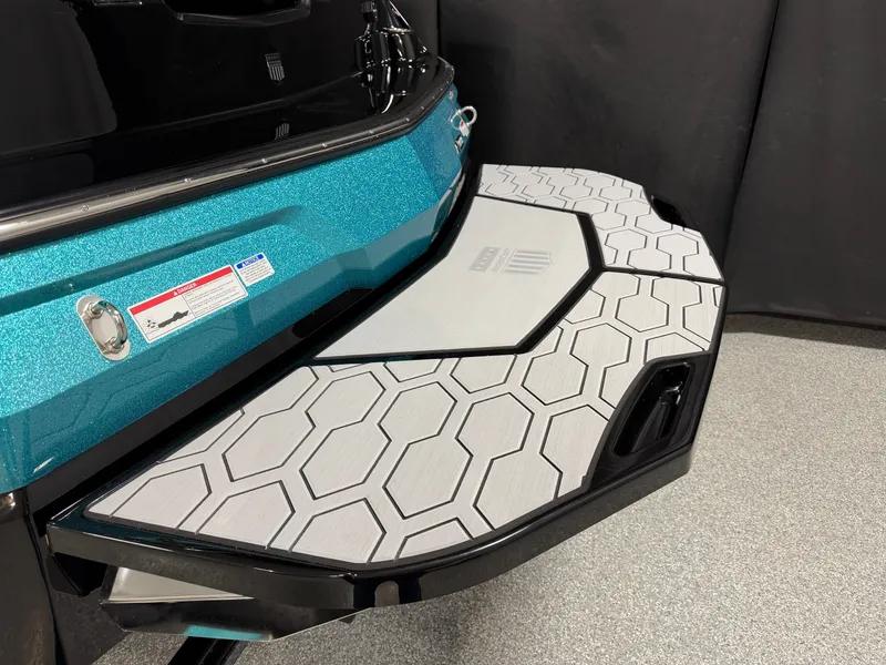 Slide: The Image of MasterCraft NXT22 2026 - 13