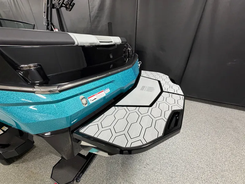 Slide: The Image of MasterCraft NXT22 2026 - 14