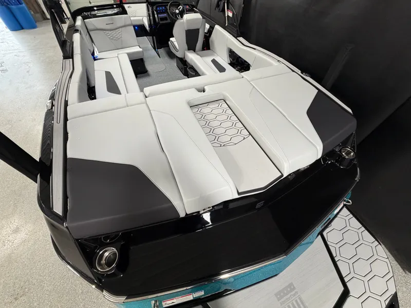 Slide: The Image of MasterCraft NXT22 2026 - 17
