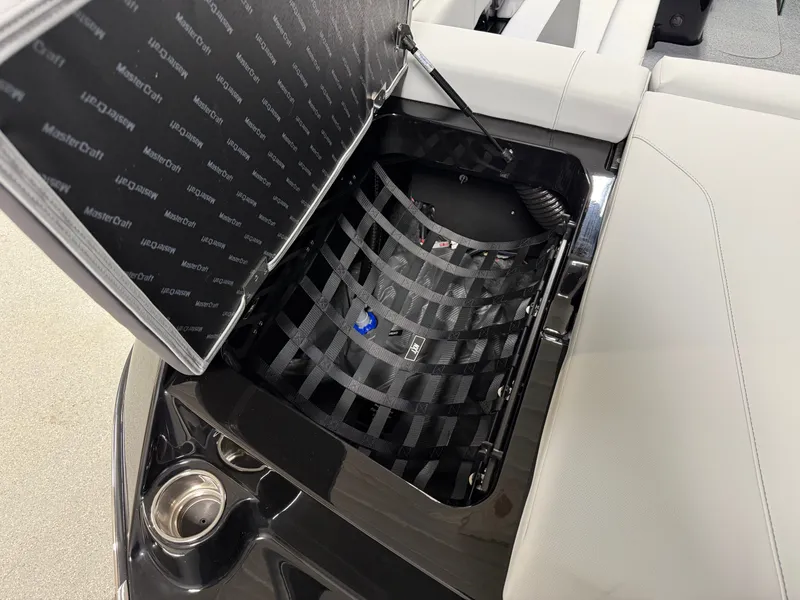 Slide: The Image of MasterCraft NXT22 2026 - 20