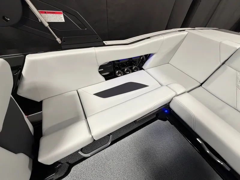Slide: The Image of MasterCraft NXT22 2026 - 31
