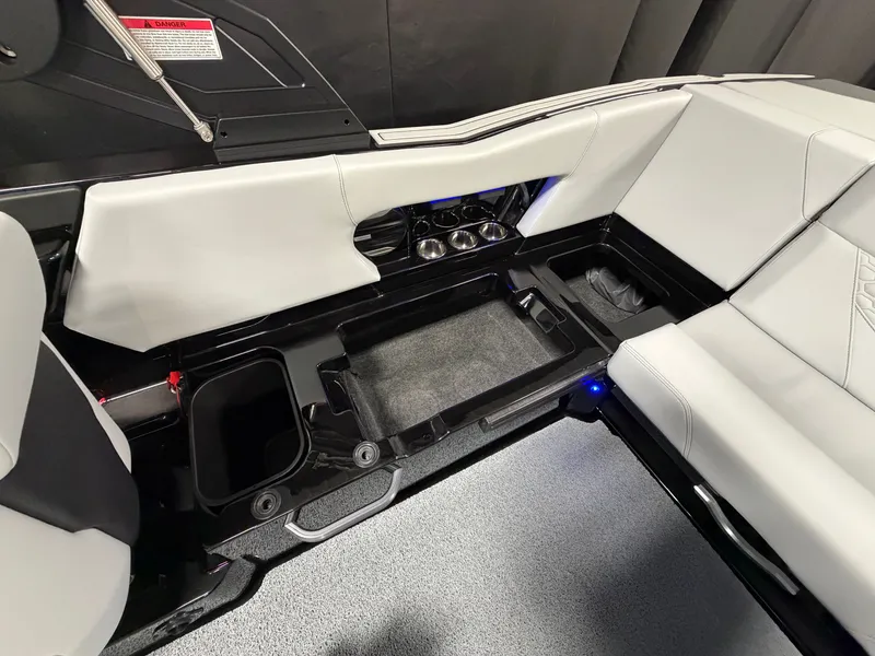 Slide: The Image of MasterCraft NXT22 2026 - 36