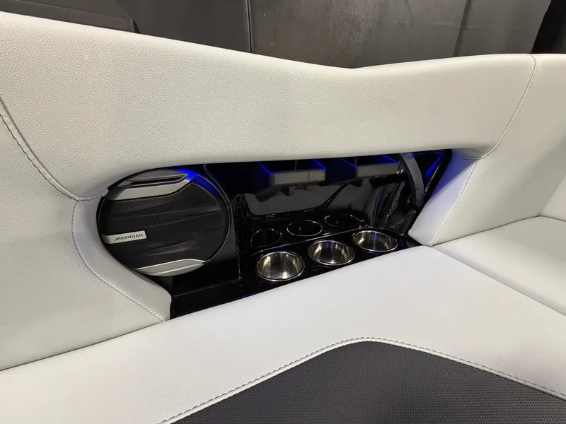 Slide: The Image of MasterCraft NXT22 2026 - 37