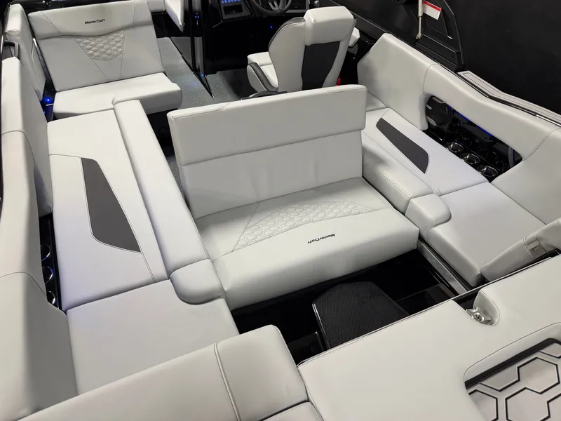 Slide: The Image of MasterCraft NXT22 2026 - 44