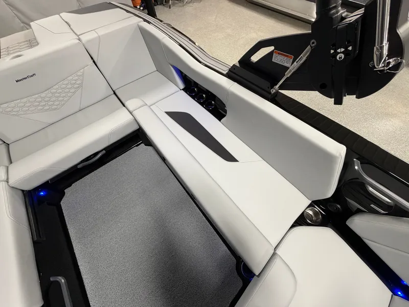 Slide: The Image of MasterCraft NXT22 2026 - 45