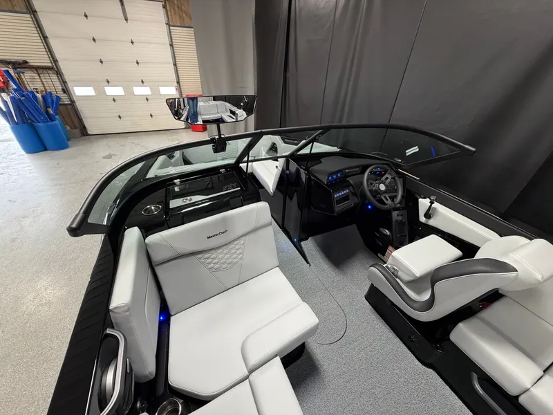 Slide: The Image of MasterCraft NXT22 2026 - 73