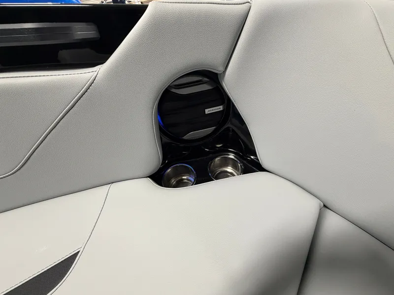 Slide: The Image of MasterCraft NXT22 2026 - 81