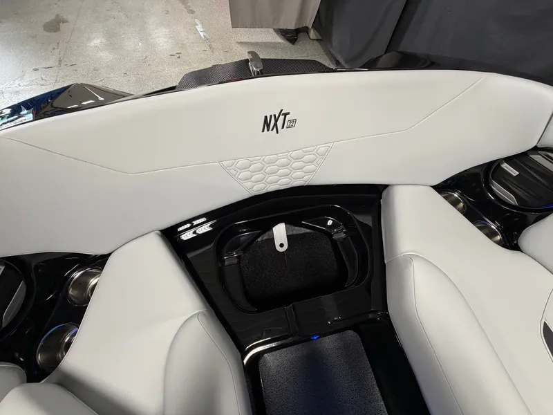 Slide: The Image of MasterCraft NXT22 2026 - 83