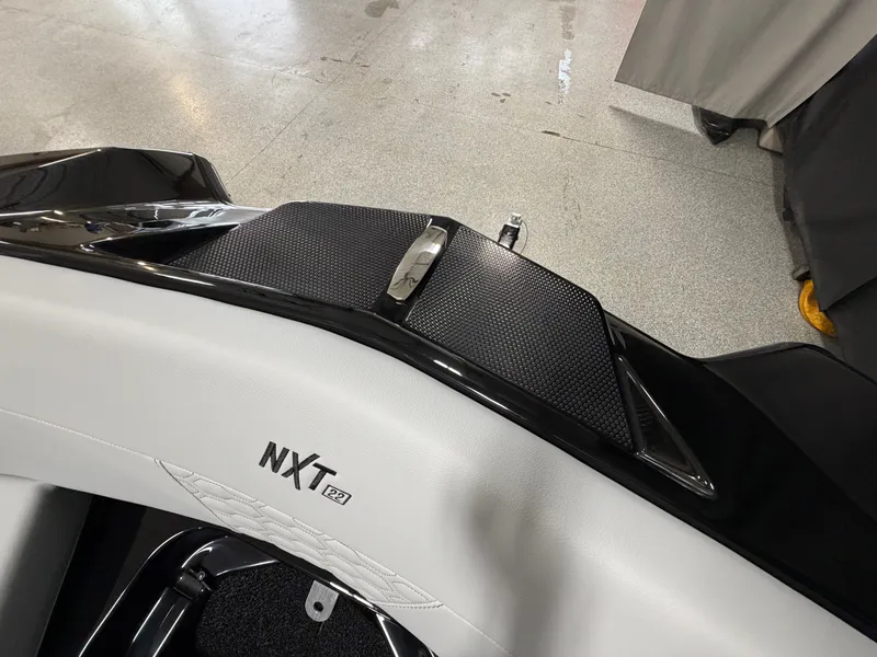 Slide: The Image of MasterCraft NXT22 2026 - 85