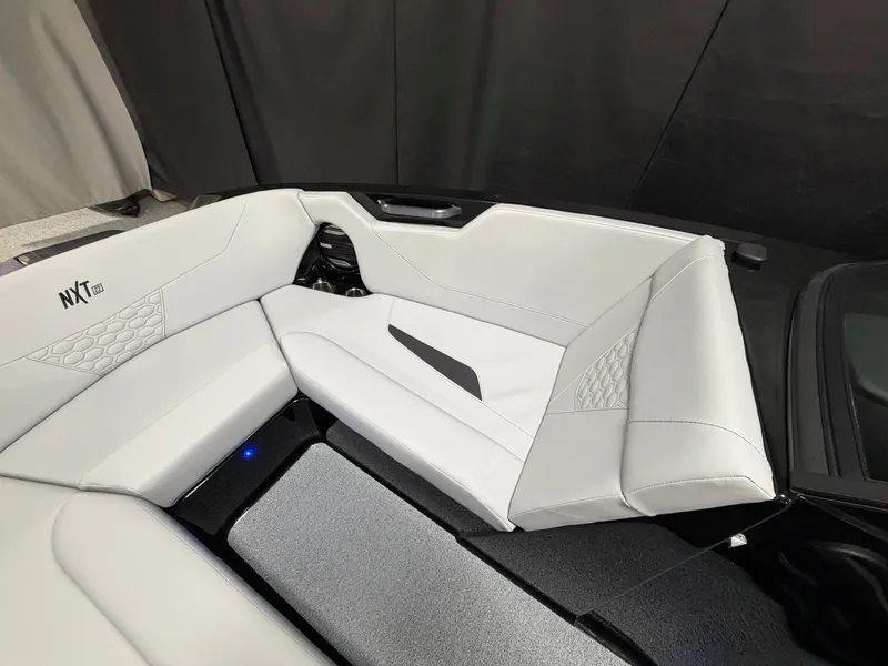 Slide: The Image of MasterCraft NXT22 2026 - 87