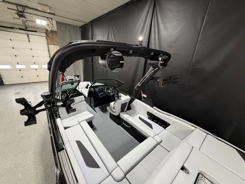 Slide: The Image of MasterCraft NXT22 2026 - 91