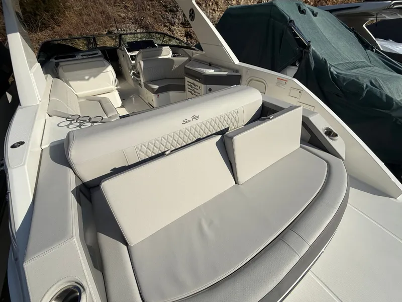 Slide: The Image of Sea Ray SLX 310 2026 - 11