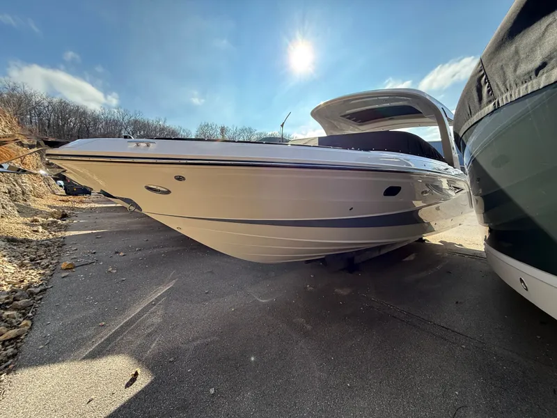 Slide: The Image of Sea Ray SLX 310 2026 - 2