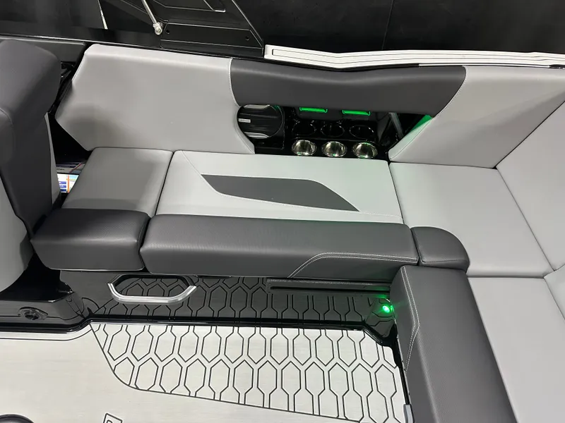 Slide: The Image of MasterCraft NXT22 2026 - 35