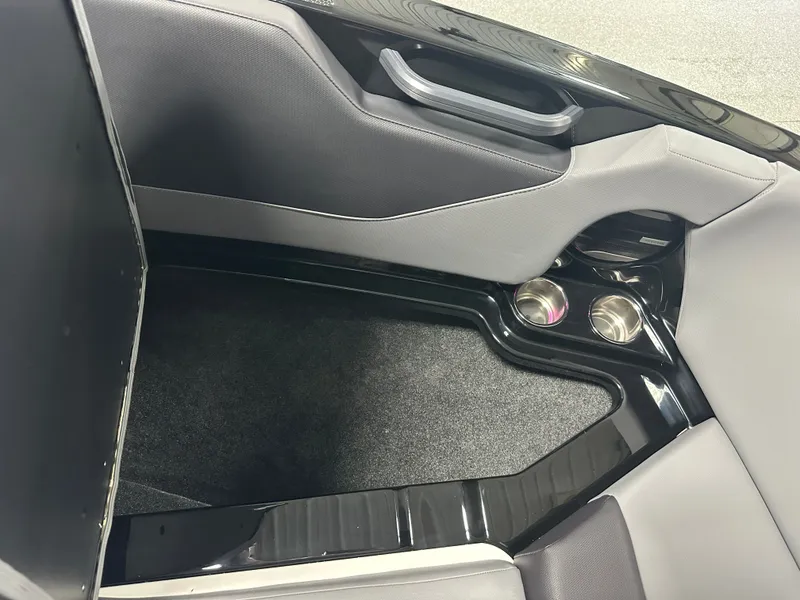 Slide: The Image of MasterCraft NXT22 2026 - 75