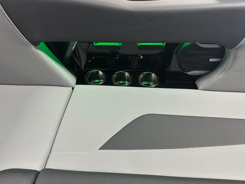 Slide: The Image of MasterCraft NXT22 2026 - 47