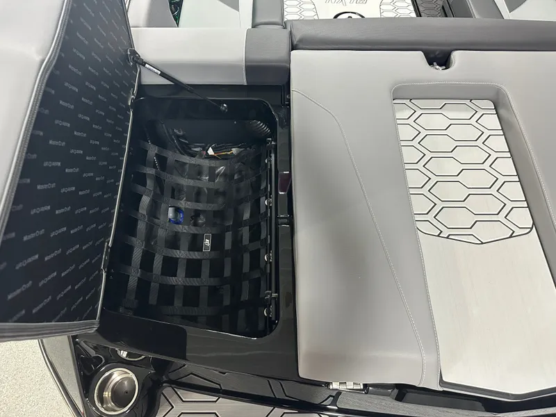 Slide: The Image of MasterCraft NXT22 2026 - 18