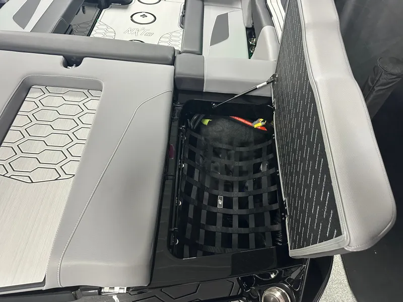 Slide: The Image of MasterCraft NXT22 2026 - 22