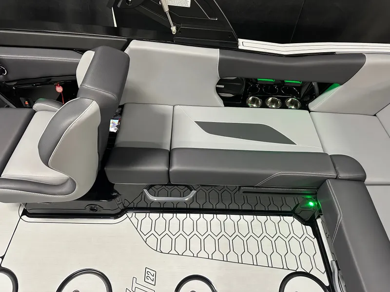 Slide: The Image of MasterCraft NXT22 2026 - 29