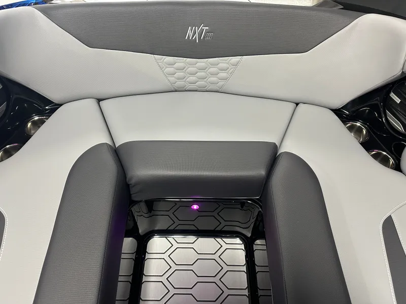 Slide: The Image of MasterCraft NXT22 2026 - 76