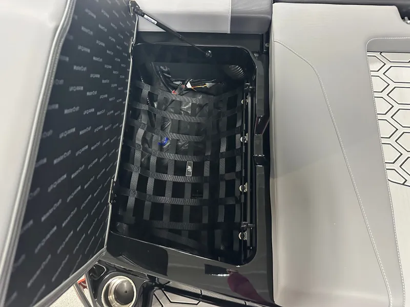 Slide: The Image of MasterCraft NXT22 2026 - 19