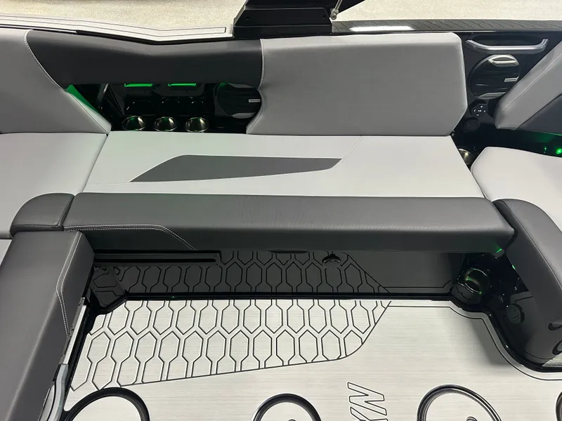 Slide: The Image of MasterCraft NXT22 2026 - 46