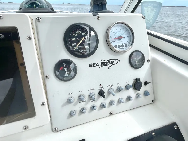 Slide: The Image of Sea Boss 210 Walkaround 2008 - 7