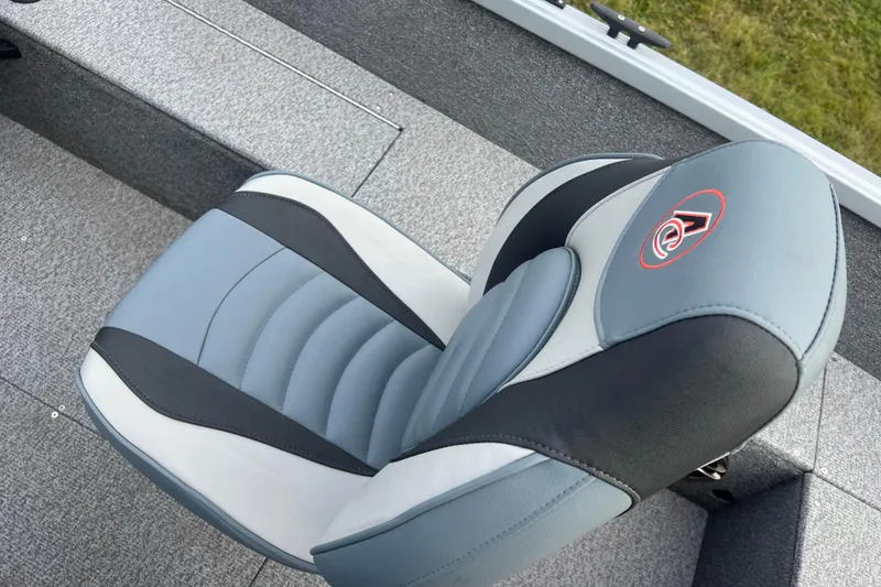 Slide: The Image of 2023 Alumacraft Voyageur 175 SC boat seat, featuring gray and black design. - 21