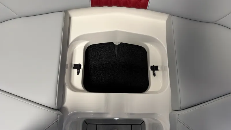 Slide: The Image of MasterCraft XT22 2026 - 101