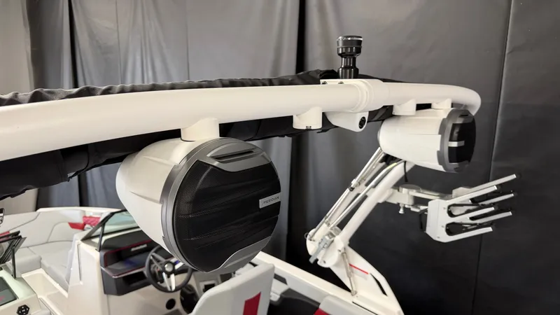 Slide: The Image of MasterCraft XT22 2026 - 111