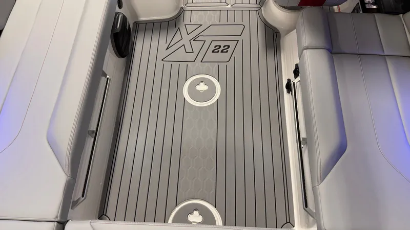 Slide: The Image of MasterCraft XT22 2026 - 112