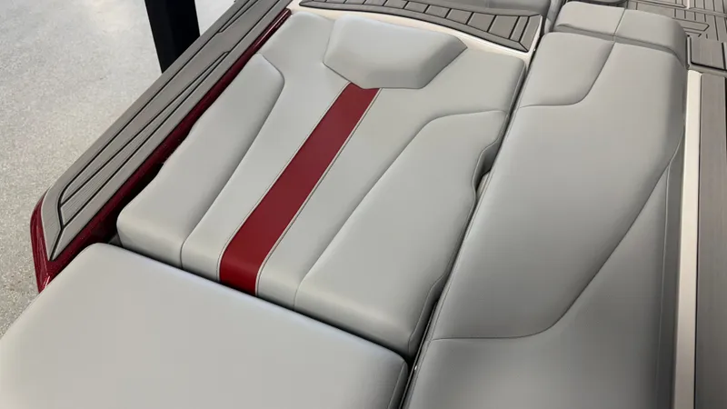 Slide: The Image of MasterCraft XT22 2026 - 17