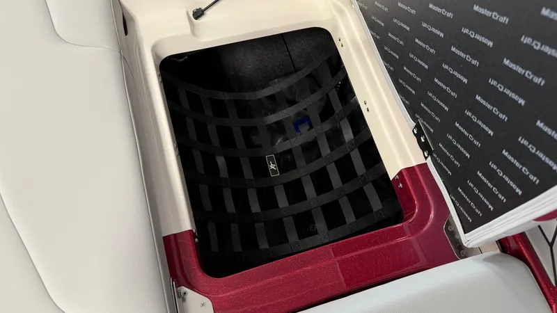 Slide: The Image of MasterCraft XT22 2026 - 23