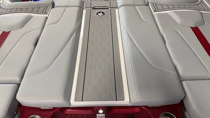Slide: The Image of MasterCraft XT22 2026 - 24