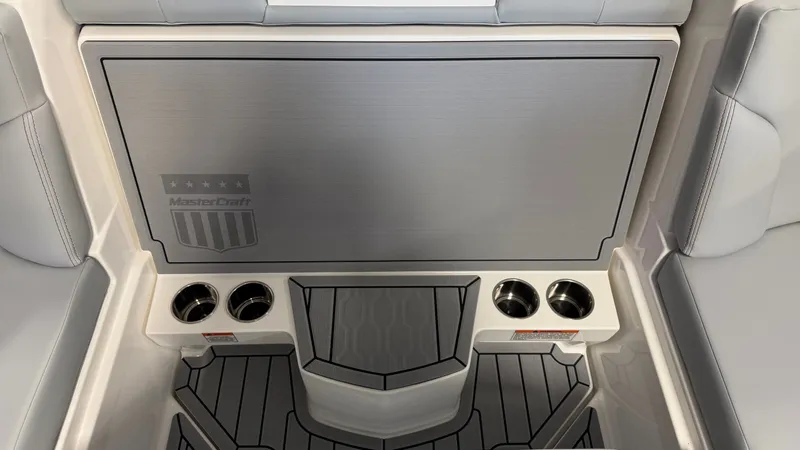Slide: The Image of MasterCraft XT22 2026 - 34