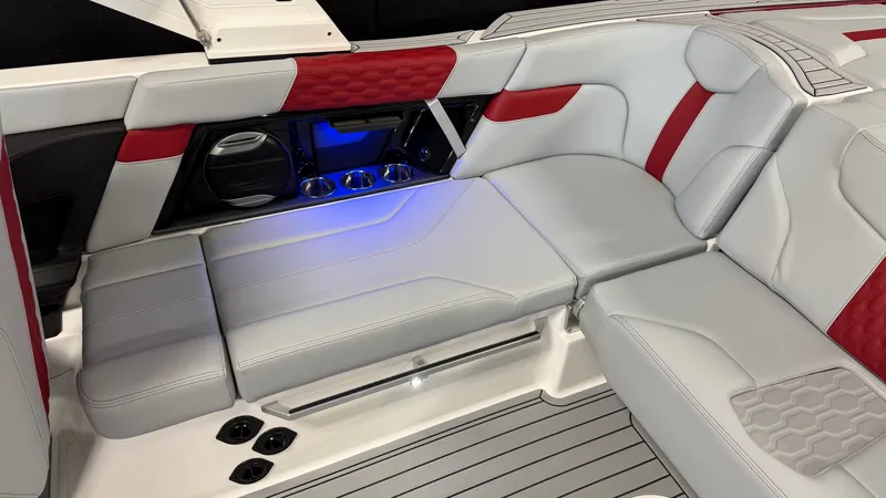Slide: The Image of MasterCraft XT22 2026 - 35