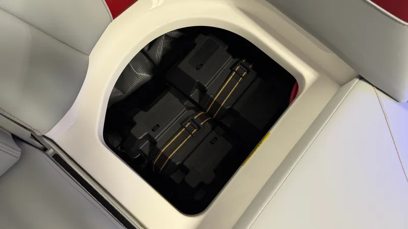 Slide: The Image of MasterCraft XT22 2026 - 49