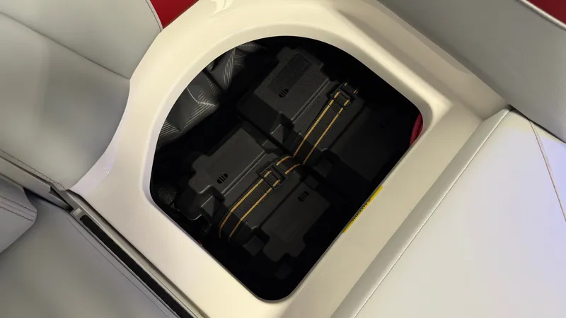 Slide: The Image of MasterCraft XT22 2026 - 50