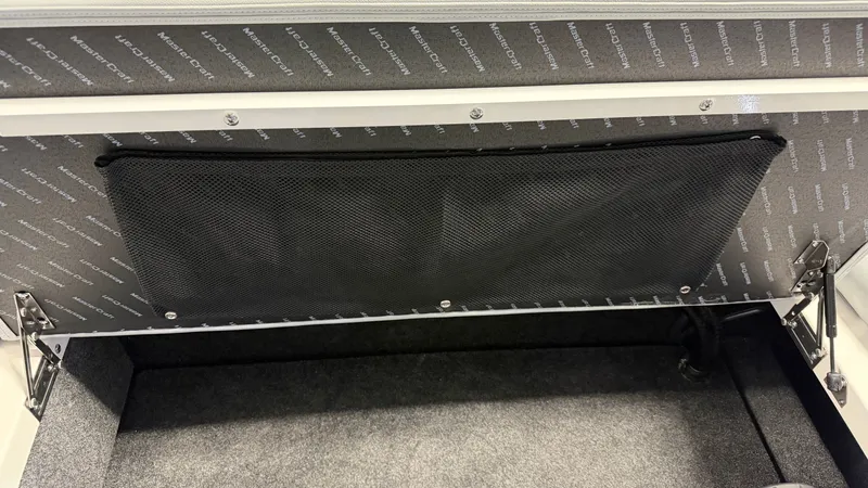 Slide: The Image of MasterCraft XT22 2026 - 53