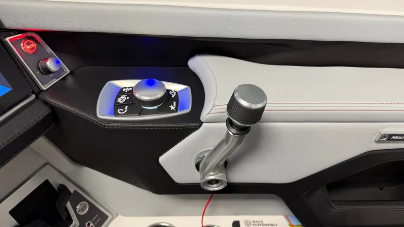 Slide: The Image of MasterCraft XT22 2026 - 78