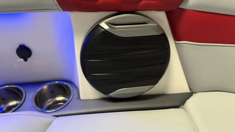 Slide: The Image of MasterCraft XT22 2026 - 94
