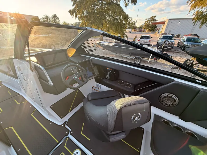 Slide: The Image of Scarab 285 LX Wake 2026 - 13