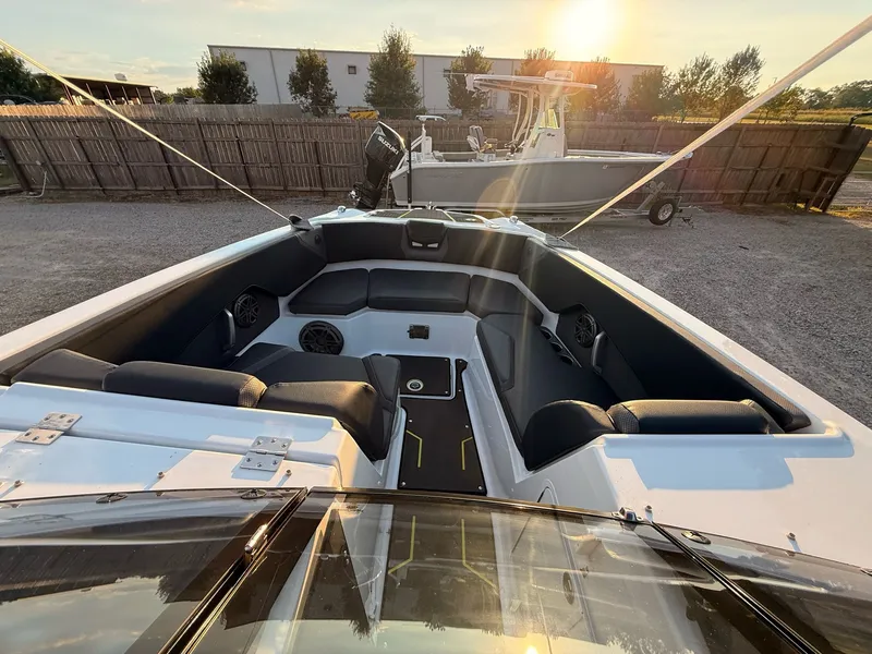 Slide: The Image of Scarab 285 LX Wake 2026 - 14