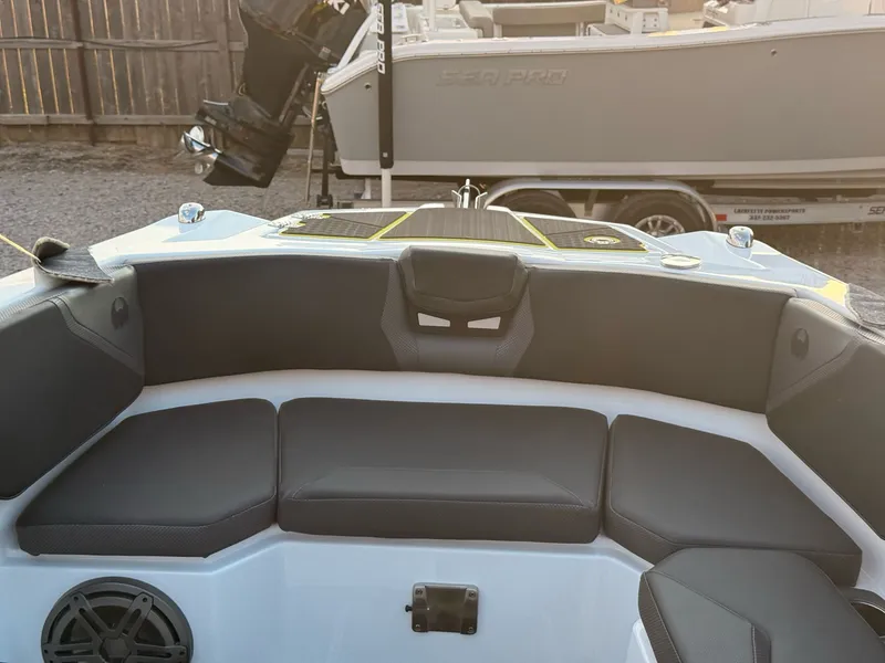 Slide: The Image of Scarab 285 LX Wake 2026 - 19