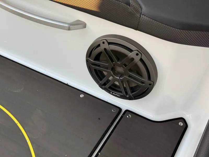 Slide: The Image of Scarab 285 LX Wake 2026 - 20