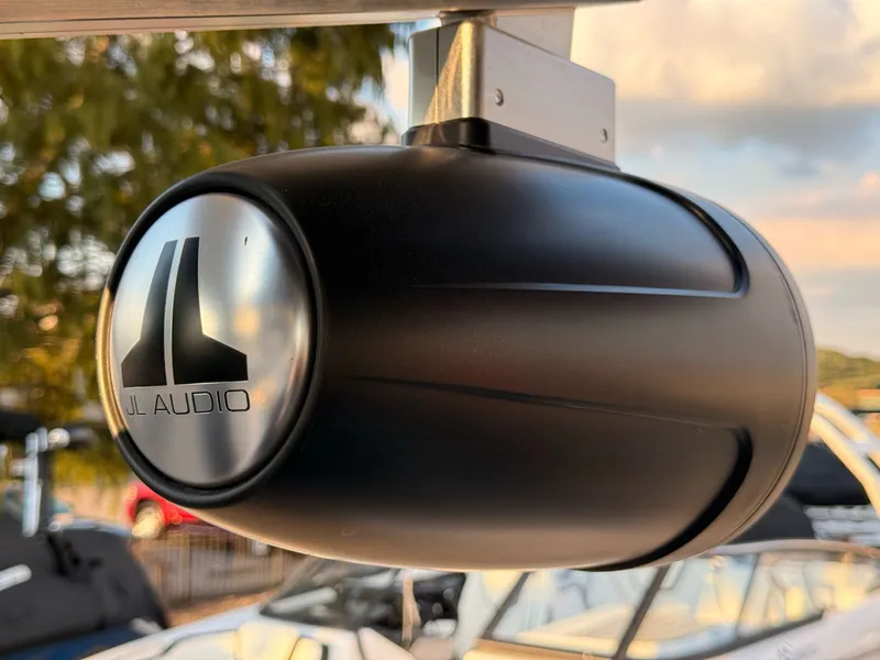 Slide: The Image of Scarab 285 LX Wake 2026 - 21