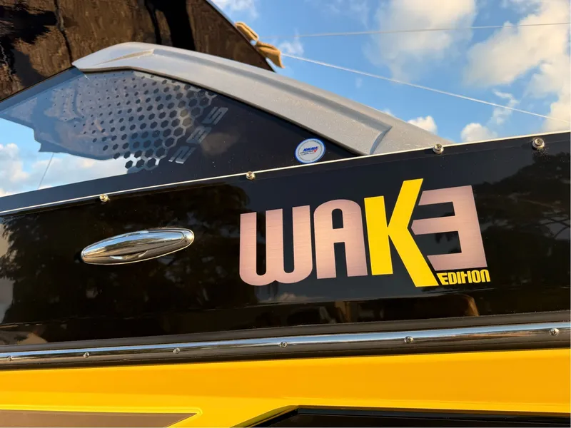 Slide: The Image of Scarab 285 LX Wake 2026 - 25