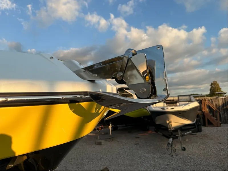 Slide: The Image of Scarab 285 LX Wake 2026 - 27