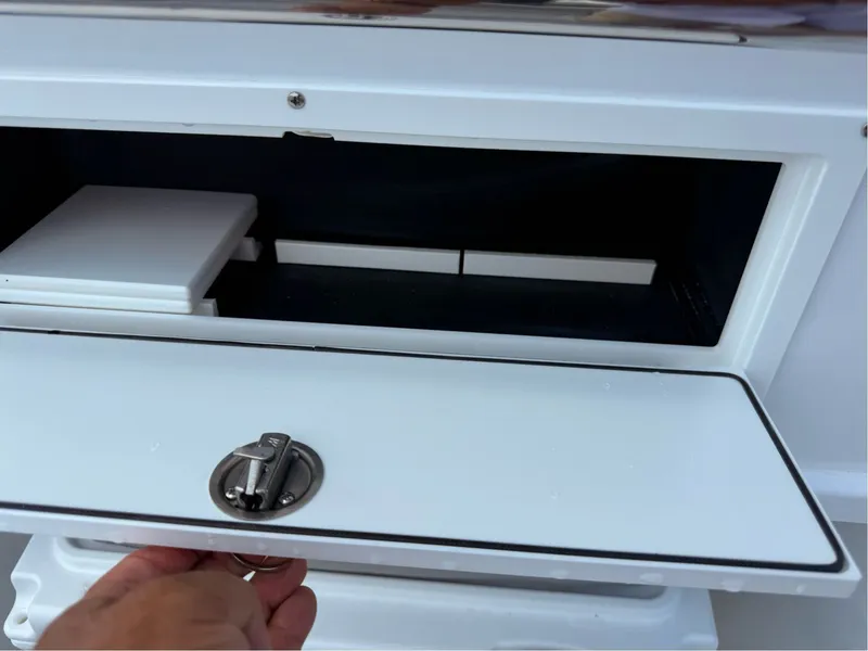 Slide: The Image of Wellcraft 243 Fisherman 2025 - 41